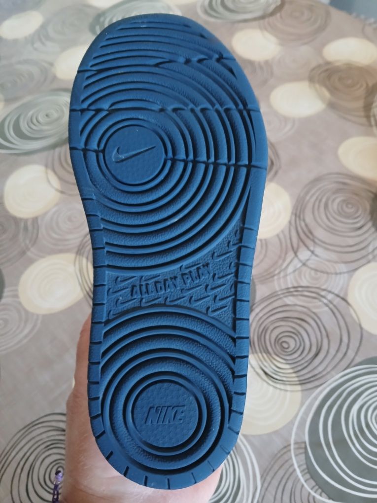 Детски маратонки на Nike за момиче номер 29.5.
