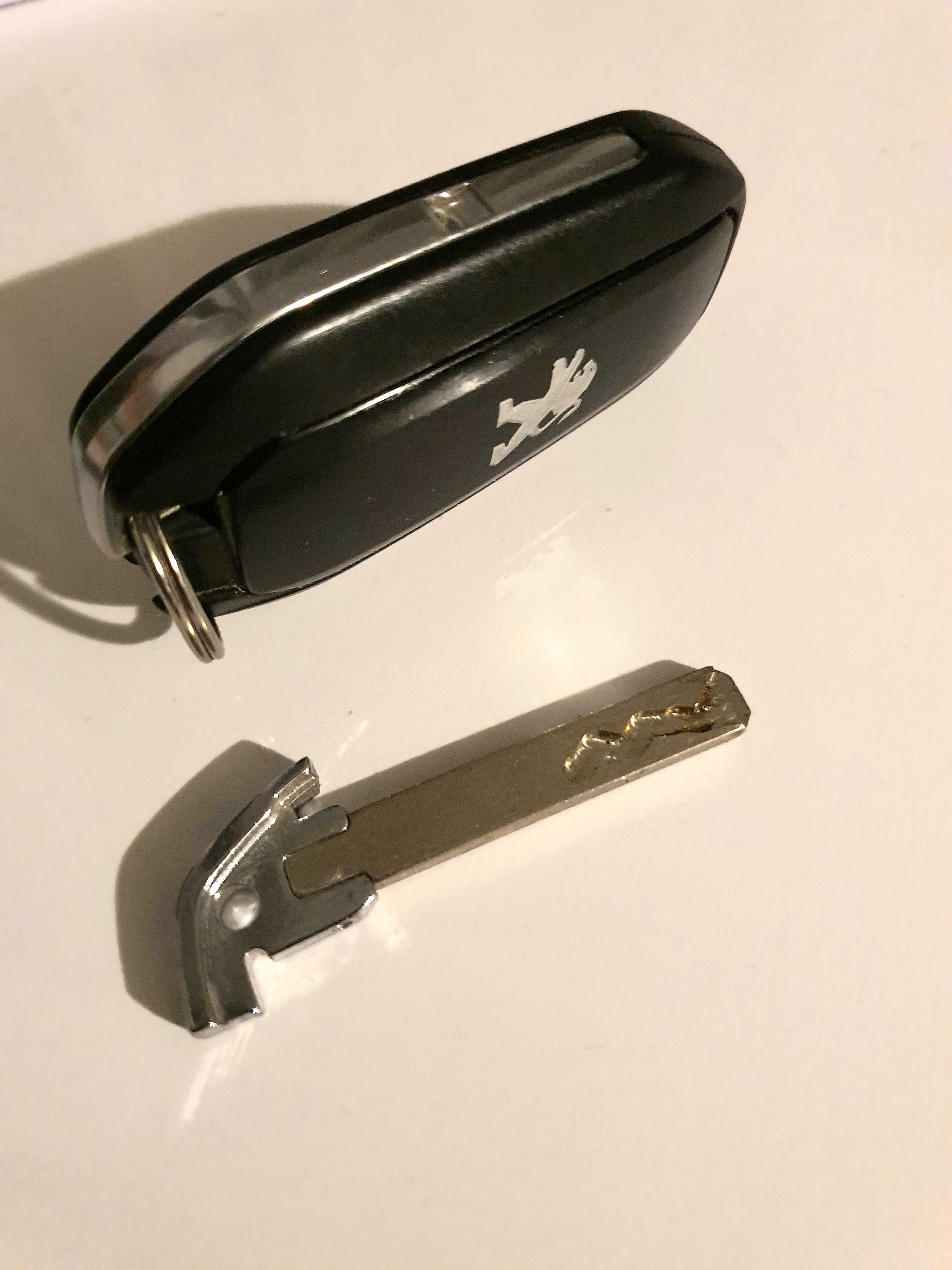 Оригинален ключ за Peugeot