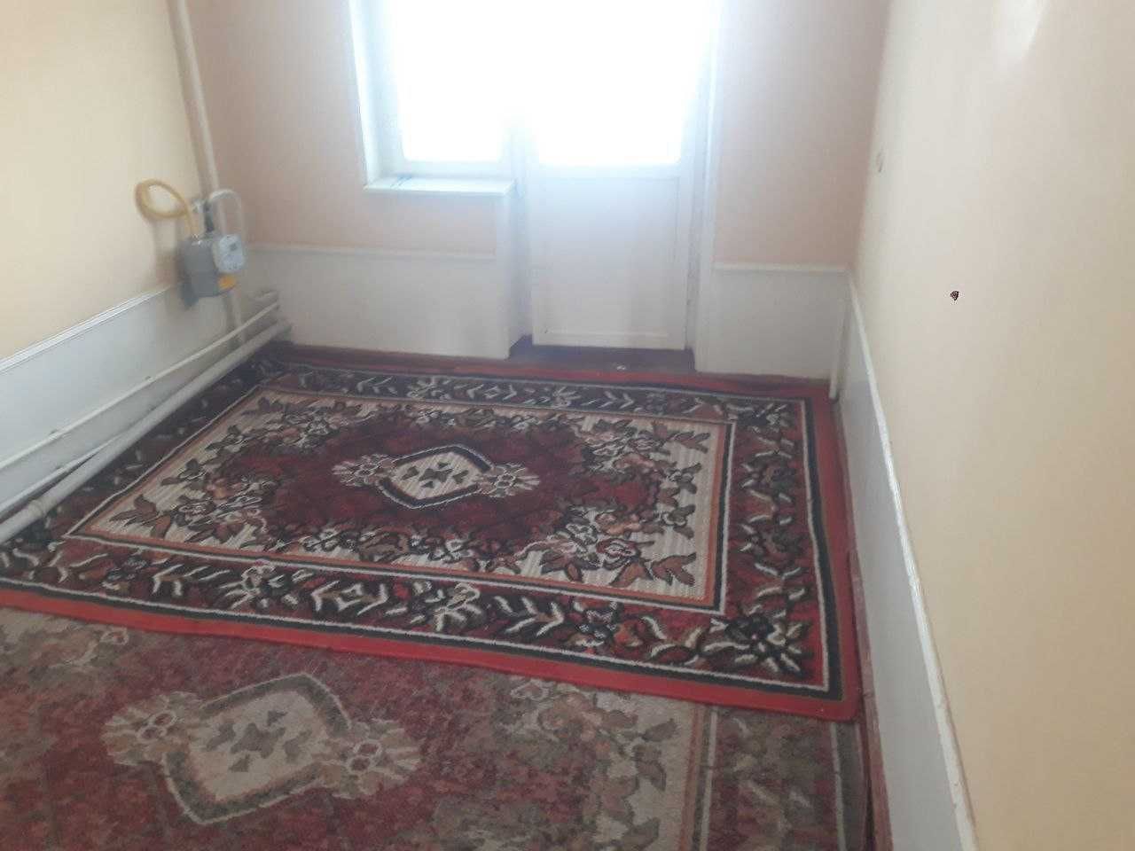 Frunze massivida TATU FF va KIUF ga yaqin,  kvartira ijaraga beriladi,