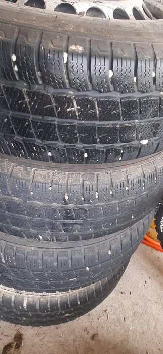 Vând Roti 205/65/16C