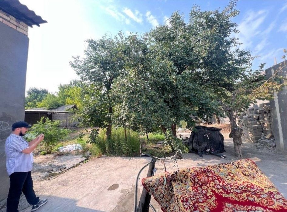 Bektemir Tumani da yer uchaska. Sotixi 13000$ dan. Dan Posti oldida