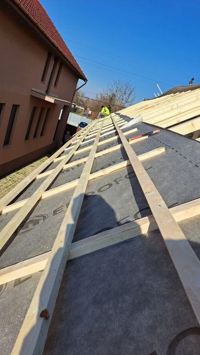 Executăm următoarele : Acoperișuri și Mansardari sistem complet terase