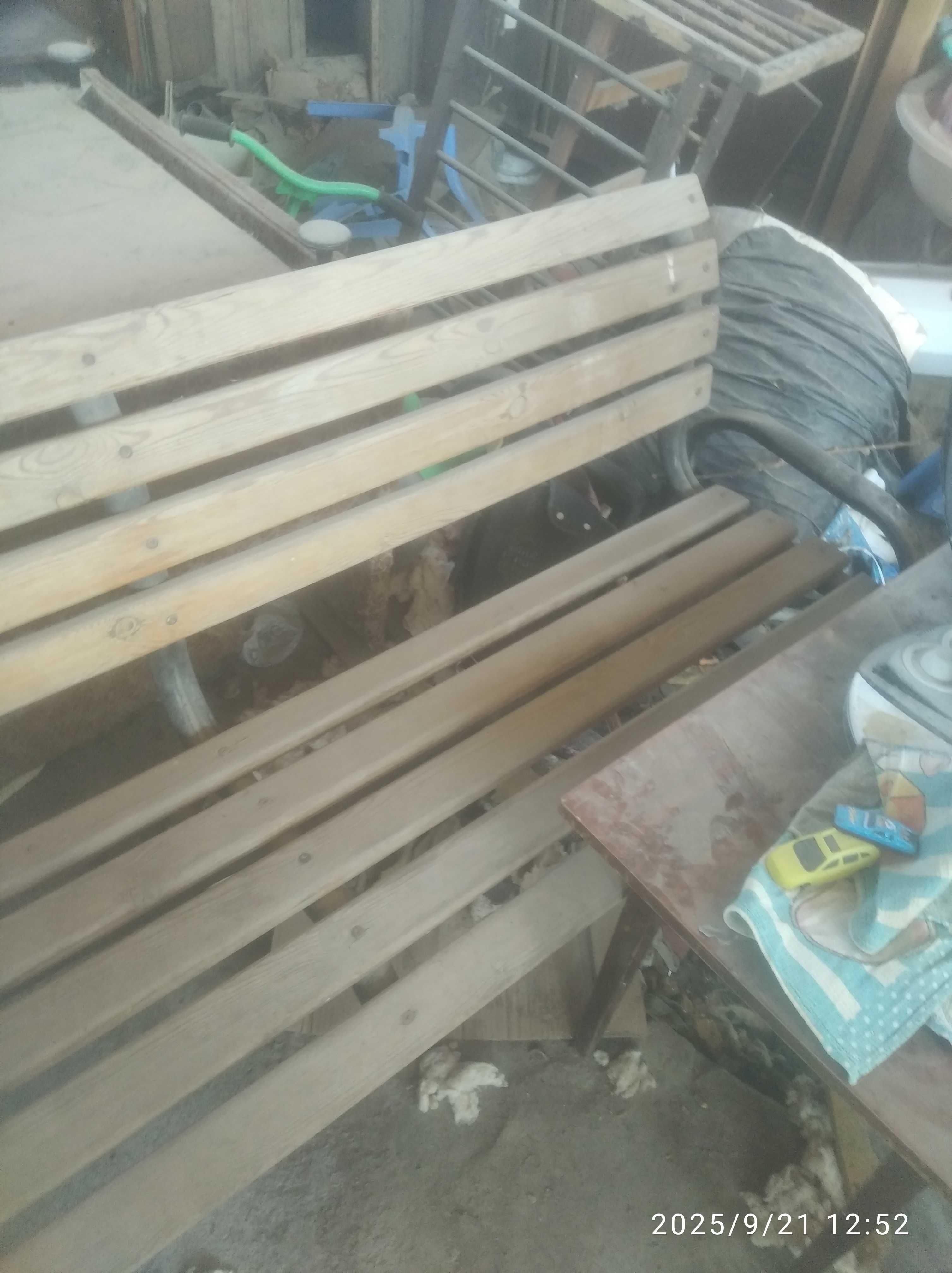 Продам срочно Скамейка и 2 стула