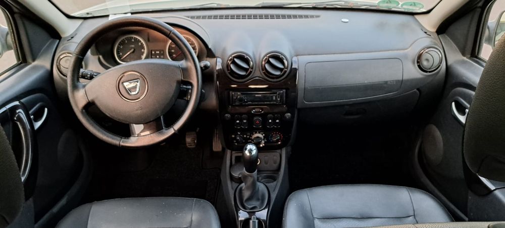 Duster 1.6,2×4,2012,piele,AC,scaune încălzite