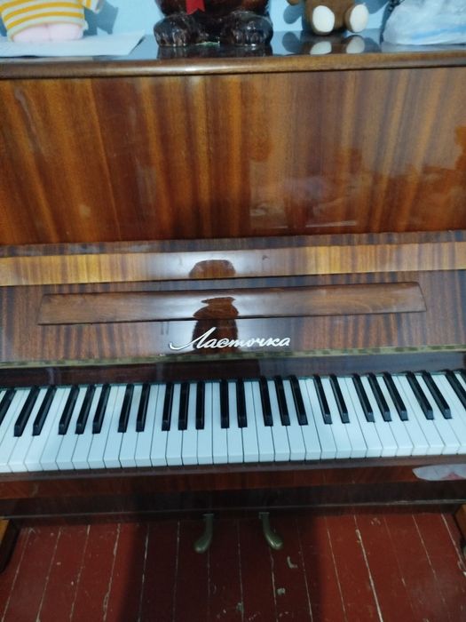 Срочно продам пианино "Ласточка".В идеальное состоянии.