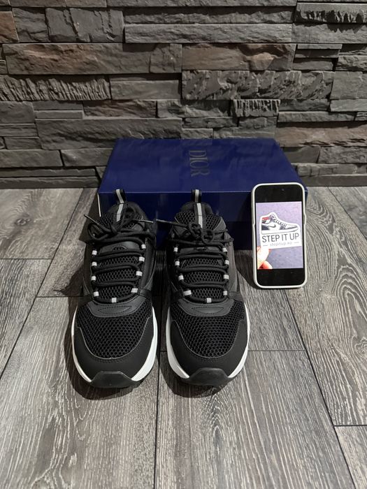 Dior b22 black and white