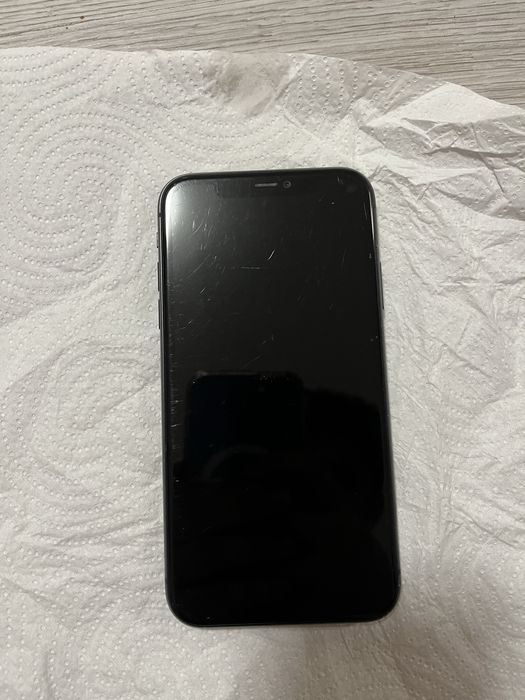 Iphone 11 64gb functioneaza tot inclusiv face id