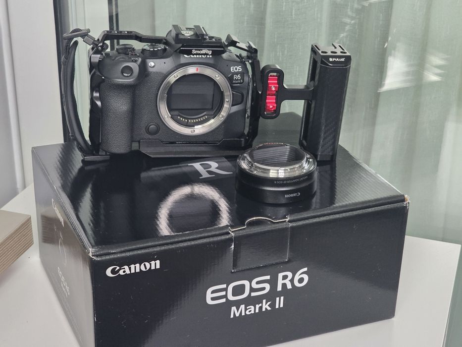 Canon R6 Mk II + cage Smallrig + adaptor EF cu GARANTIE
