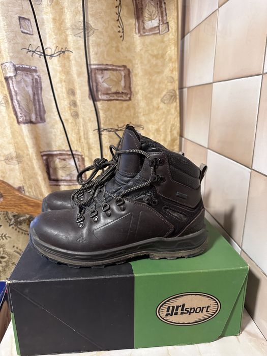 Bocanci de munte, oraș impermeabil Grisport