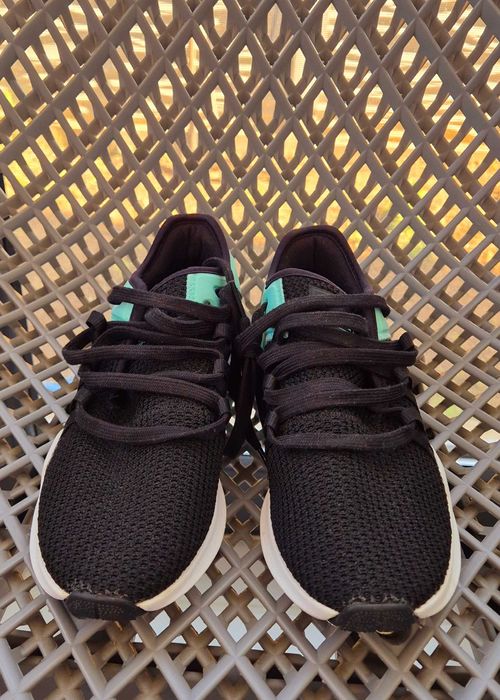 Adidași Adidas.            .