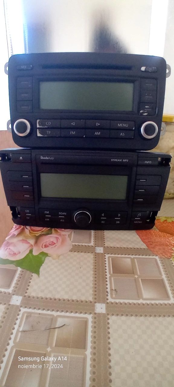 Se vinde radio cd player  vw