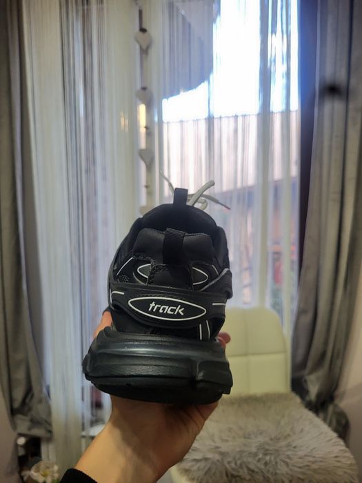 Balenciaga track