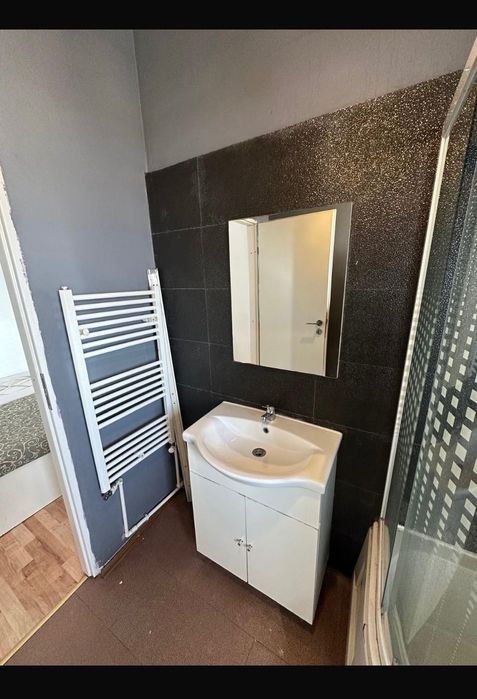 Închiriez garsonieră