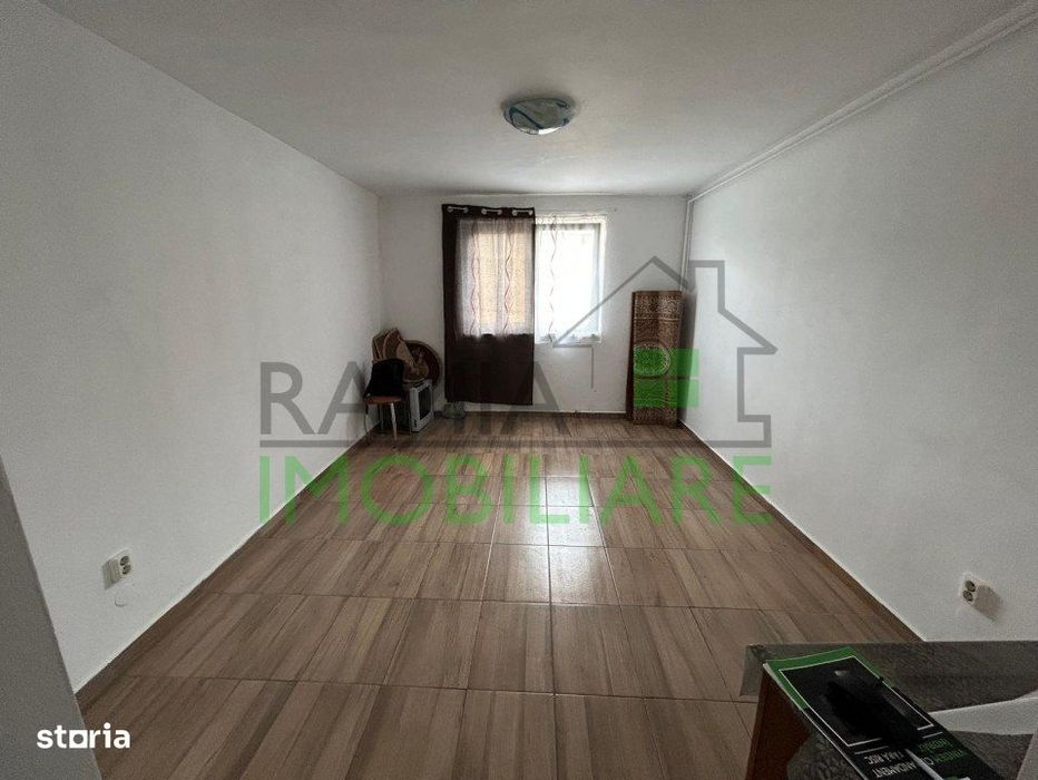Garsoniera de vanzare in Zarnesti