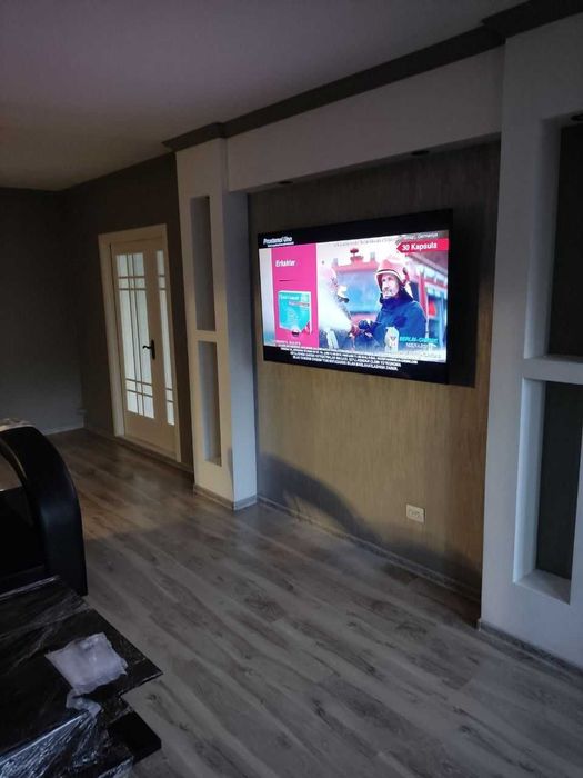 Евродом вдоль дороги,можно под отель