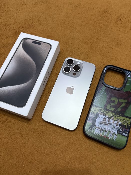 Vand iPhone 15 PRO Natural Titanium 90% bateria la cutie
