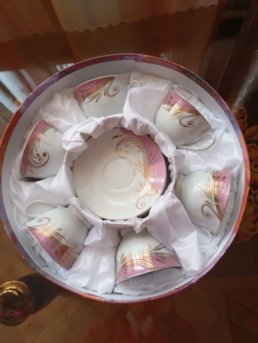 Продам сервизы чайные