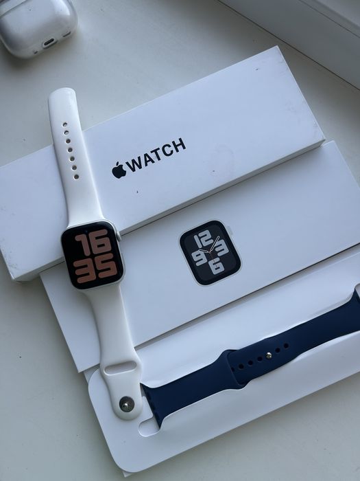 Смарт-часы Apple Watch SE GPS Gen.2 2024 S/M 44 мм серебристый-синий