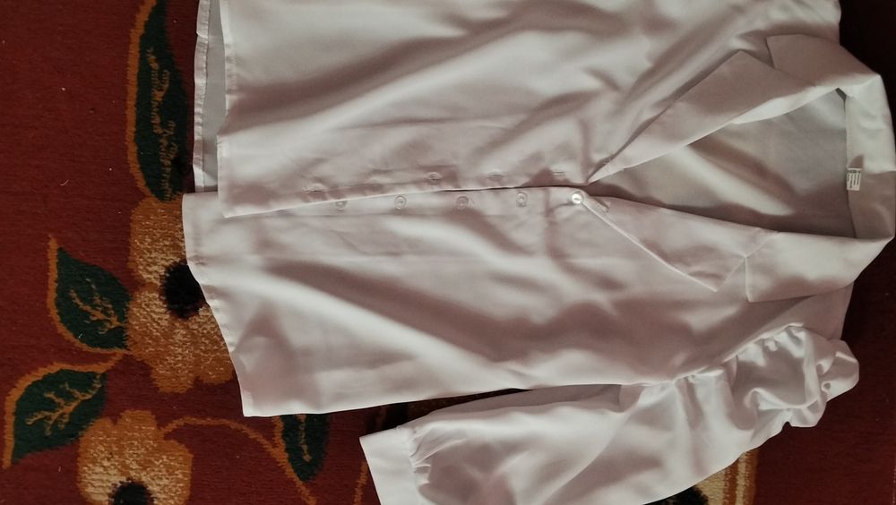 Kofta va yubka sotiladi ayol qizlar uchun