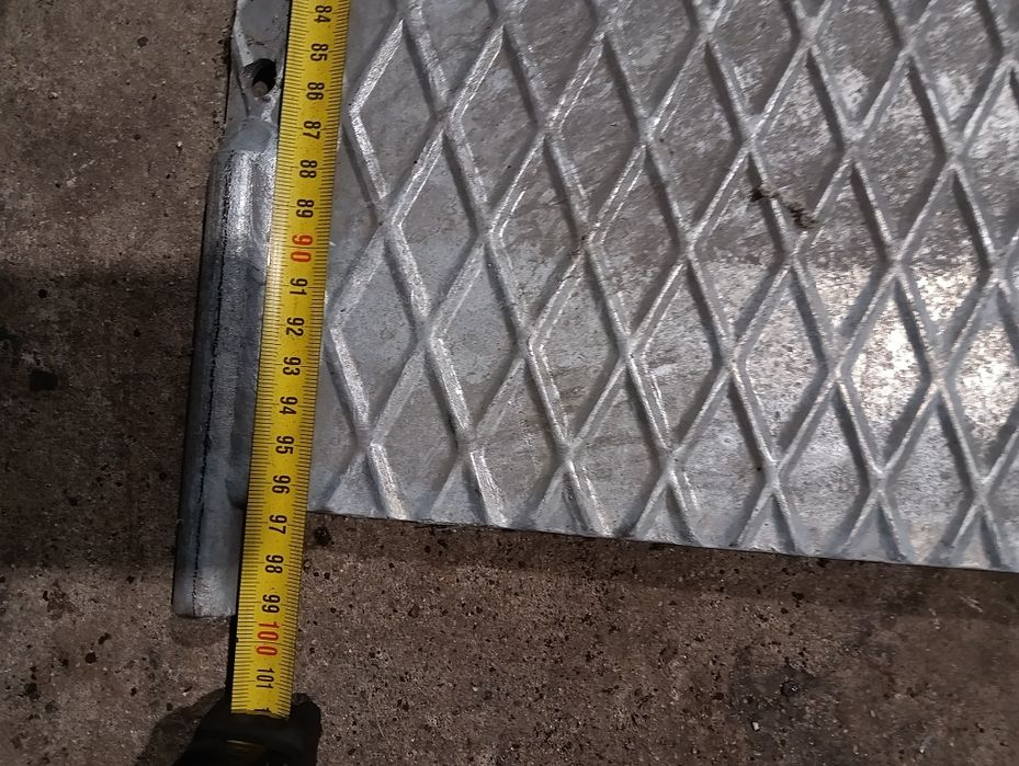 Поцинковани капаци от рифелова ламарина