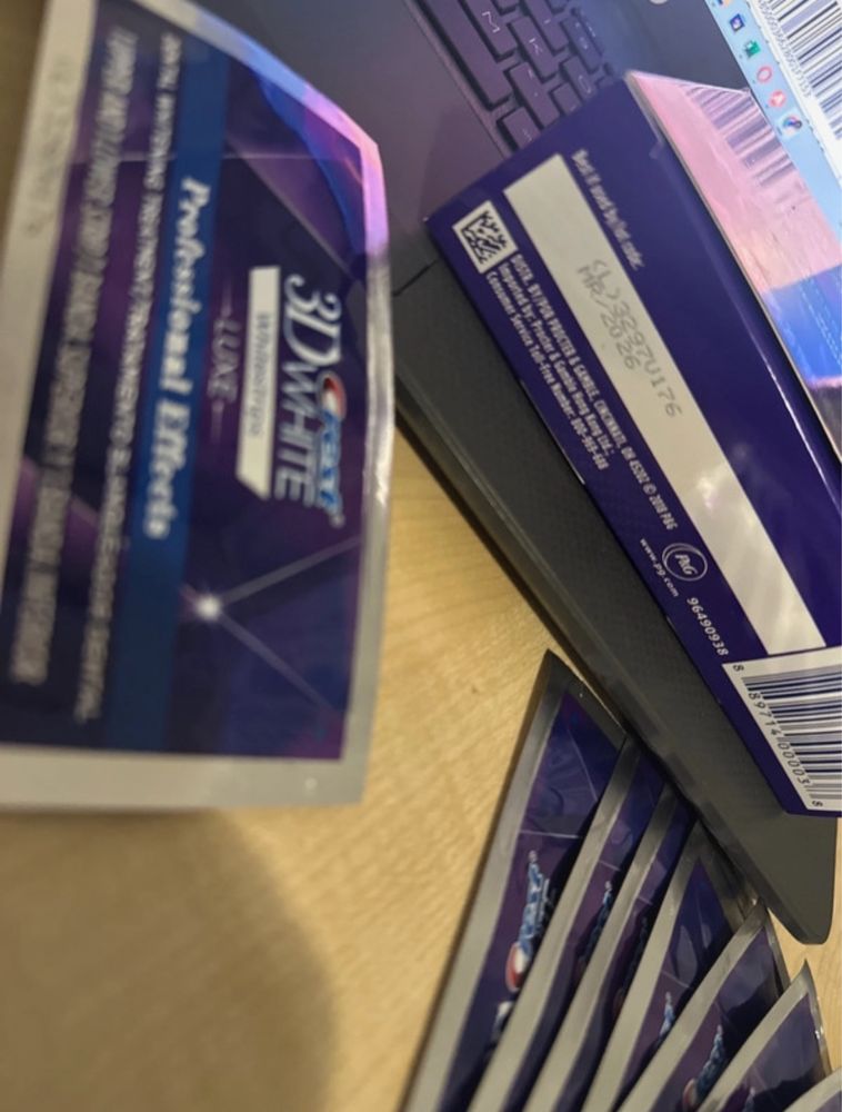 Benzi pentru albirea dintilor Crest 3D Whitestrips 10 plicuri