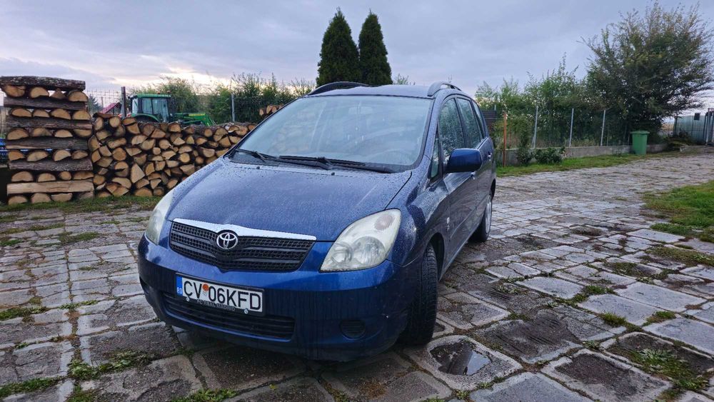 Vand Toyota Corolla Verso 2003 / 2.0 D-4D