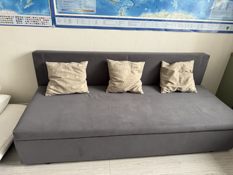 Продам диванчик небольшой