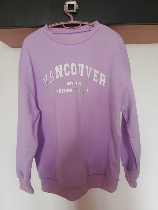 Pulover mov cu maneca picata