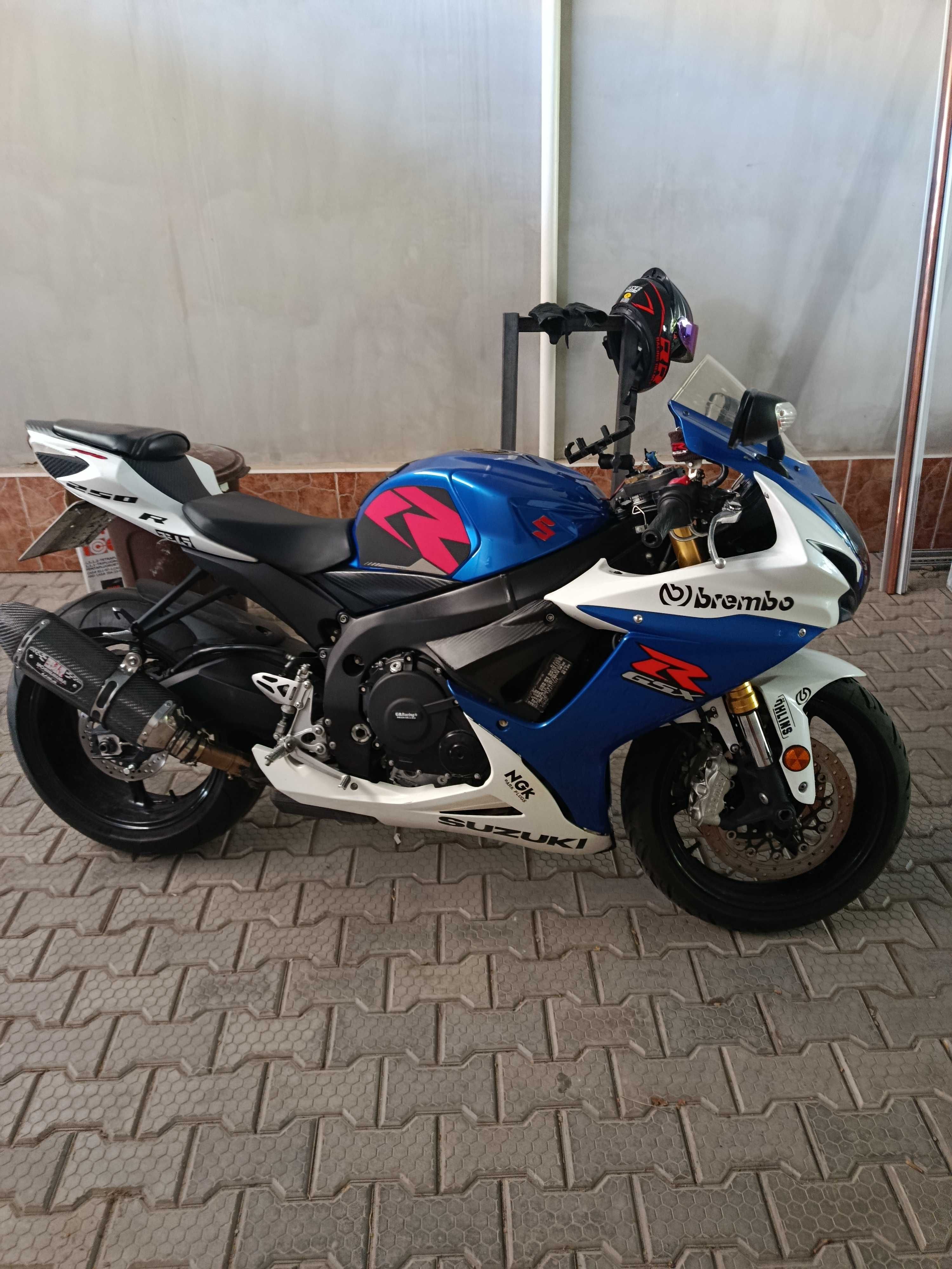 Продам мотоцикл Suzuki gsxr 750 L3