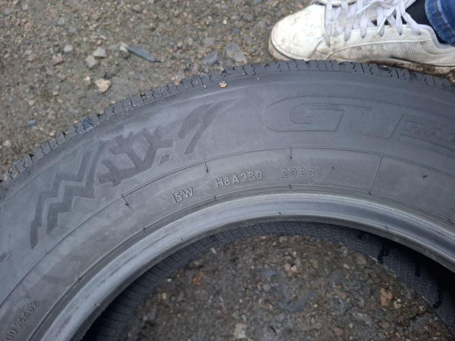 Vand 2 anvelope 225 65 16 C GTradial bune de iarna dot 2023