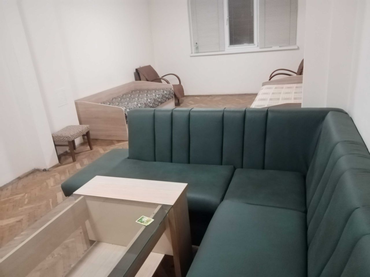 Дава се под наем Двустаен апартамент в Русе, Център - 75 кв.м за 336.6 € - Снимка #2