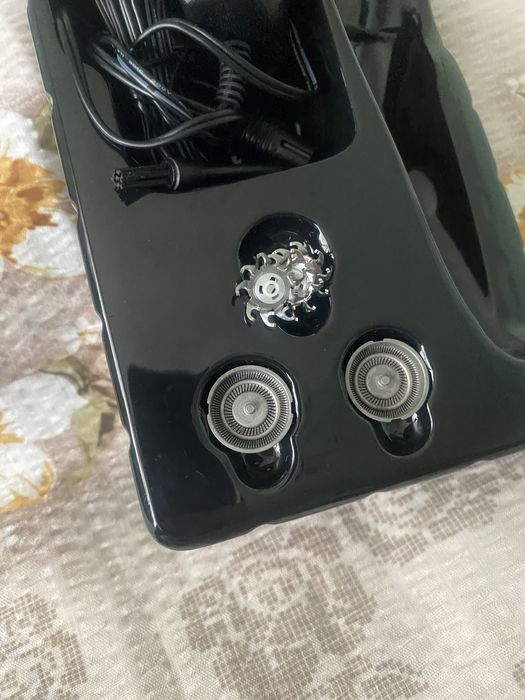 Aparat de ras barbati