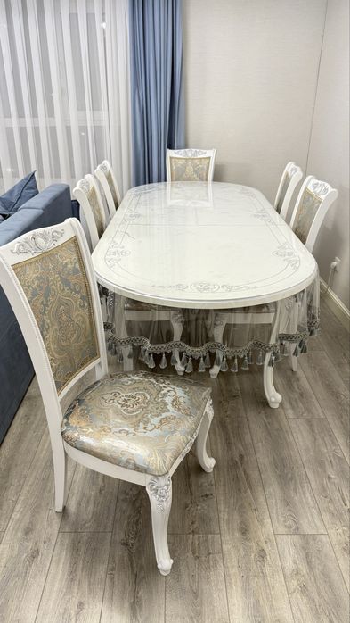 Продам стол со стульями в отличном состоянии