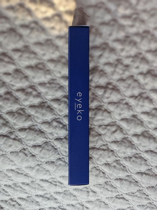 Грим очна линия, сенки, гъба