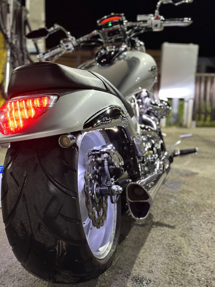 Suzuki Boulevard Intruder M109R
