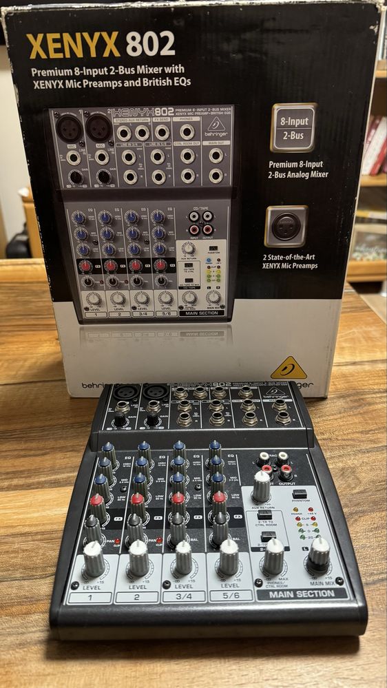 Миксер Behringer xenyx802