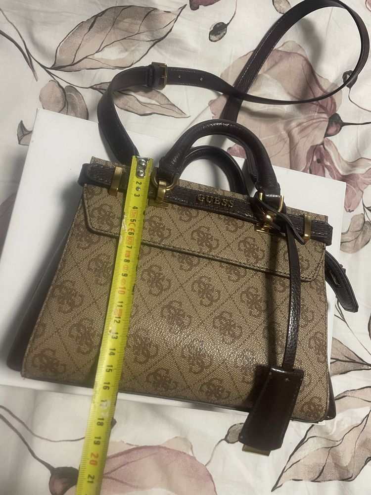 Чанта дамска guess