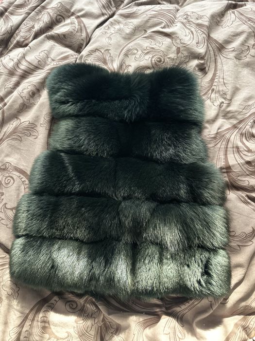 елек със естествен пух от черна лисица на ROCKEDS