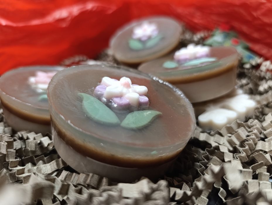 Натурални ръчно изработени сапуни с козе мляко