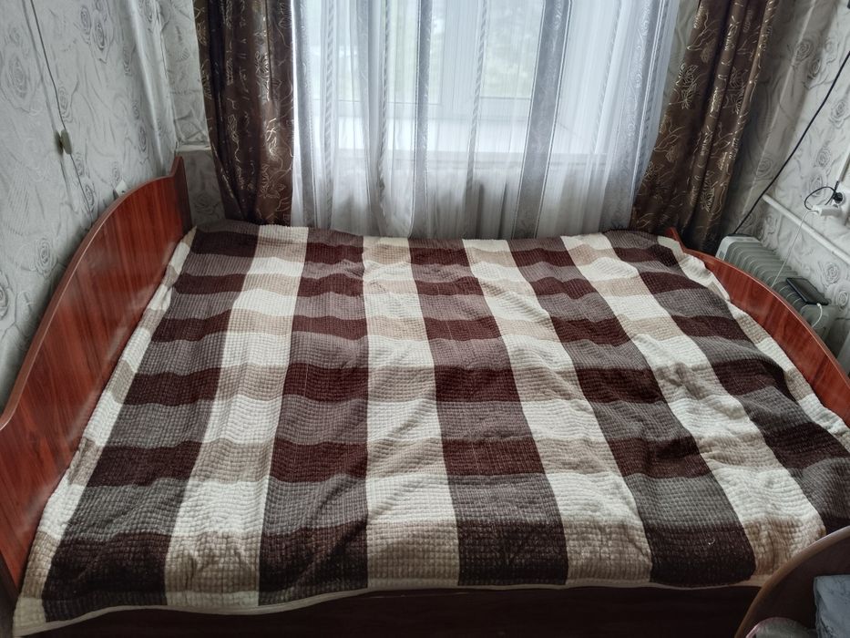 Продам б/у кровать