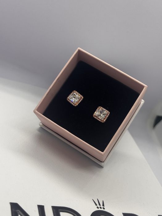 Пандора обеци Pandora