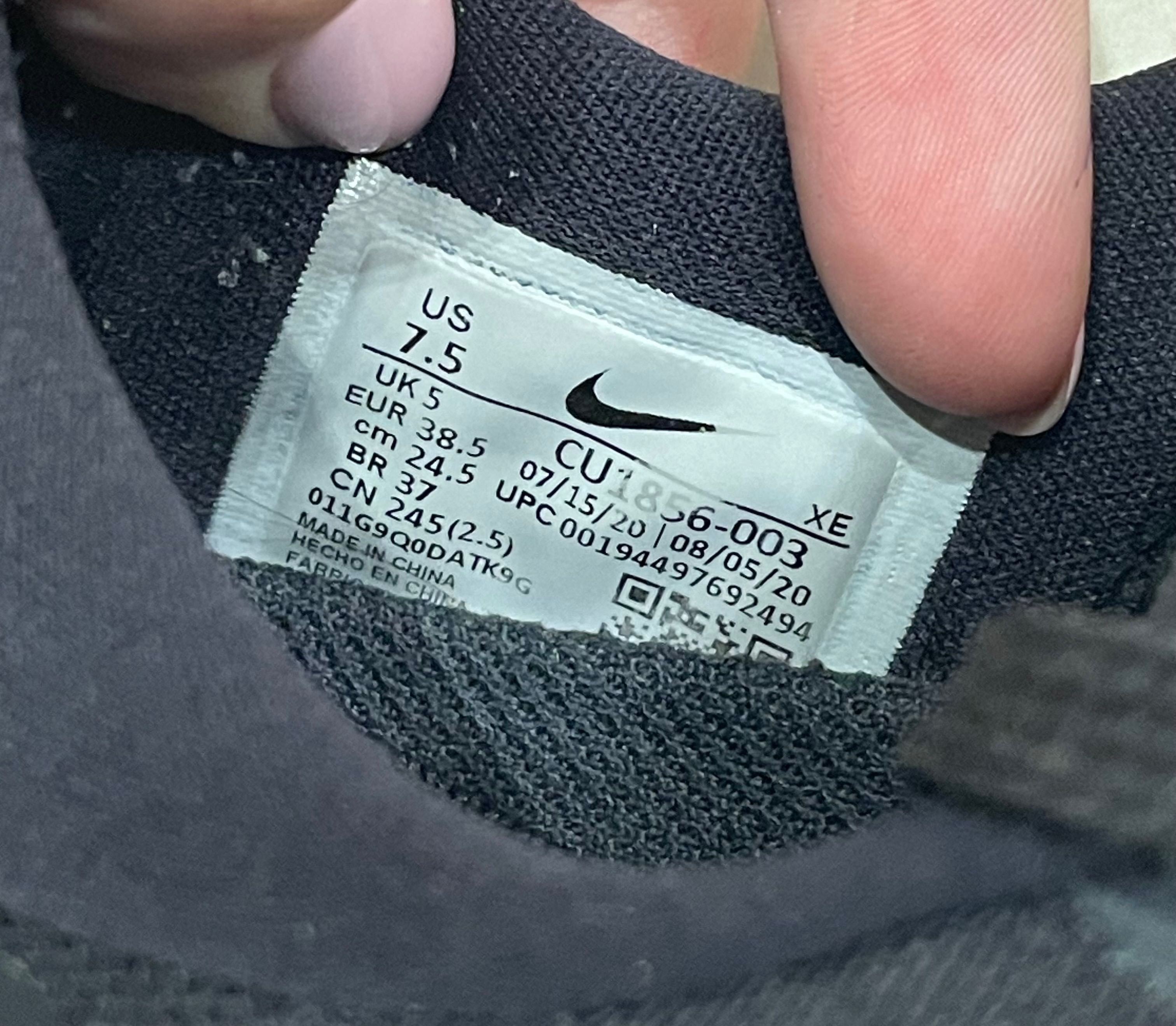 Дамски маратонки Nike Air Zoom Vomero 15 CU1856 003