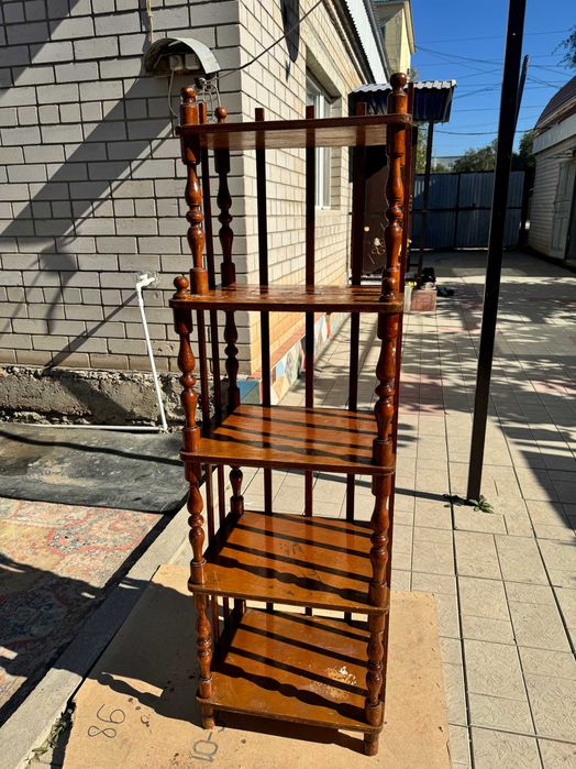 Ценителям старины и антиквариата. Продам этажерку из 50-х годов СССР.