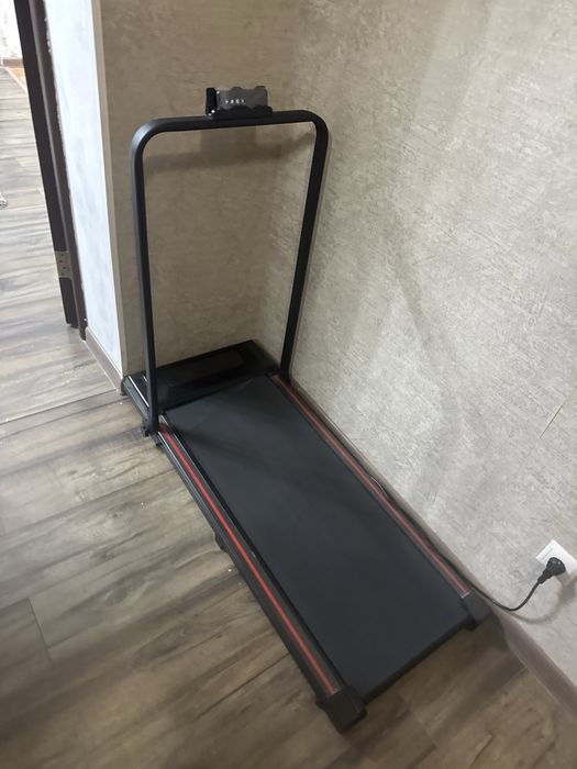 Беговая дорожка и велосипед