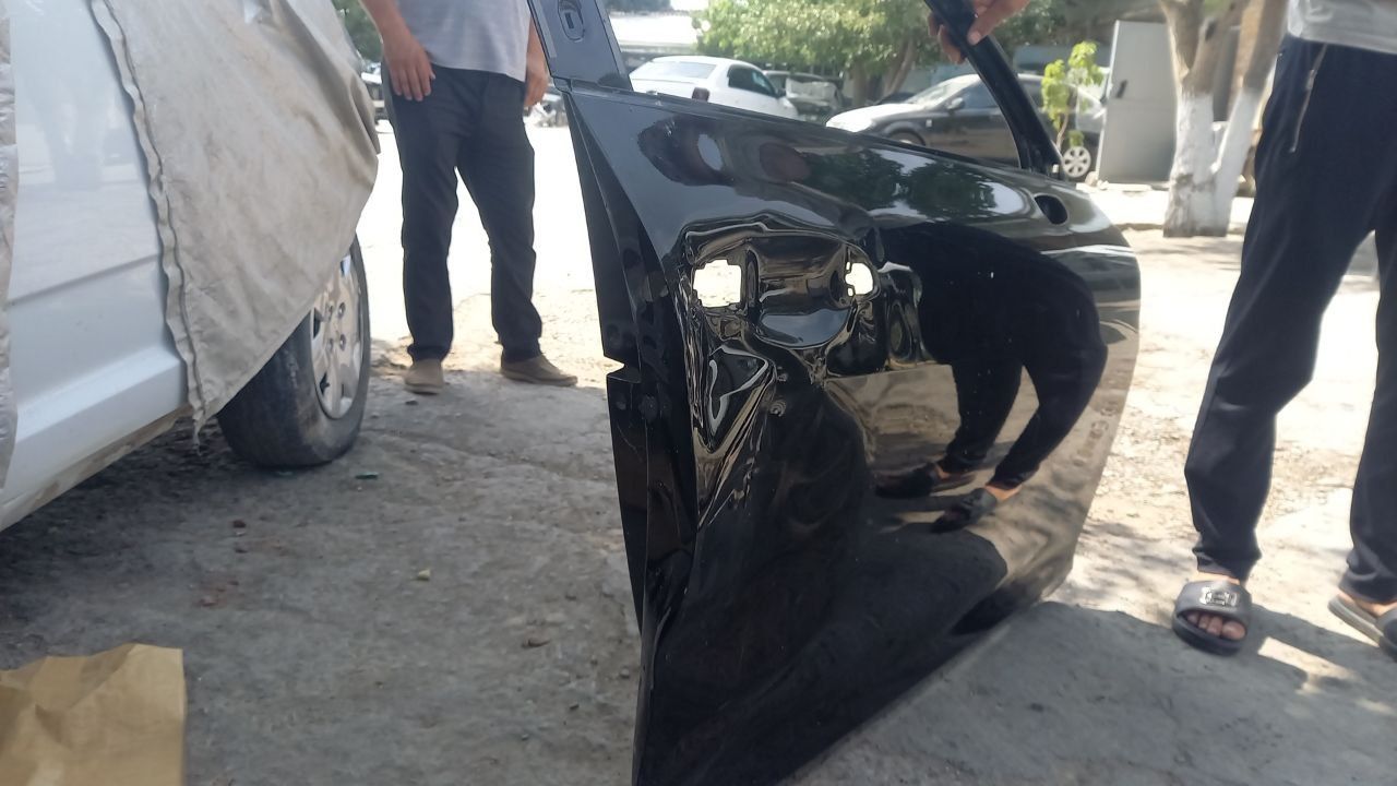 Kia k5 oʻng taraf old eshigi
