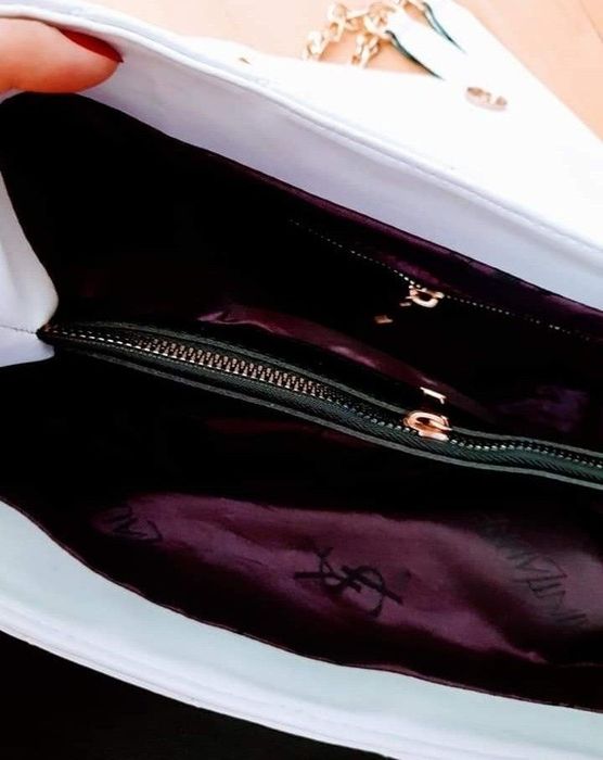 Genti damă, două compartimente,interior inscriptionat,saculet,eticheta