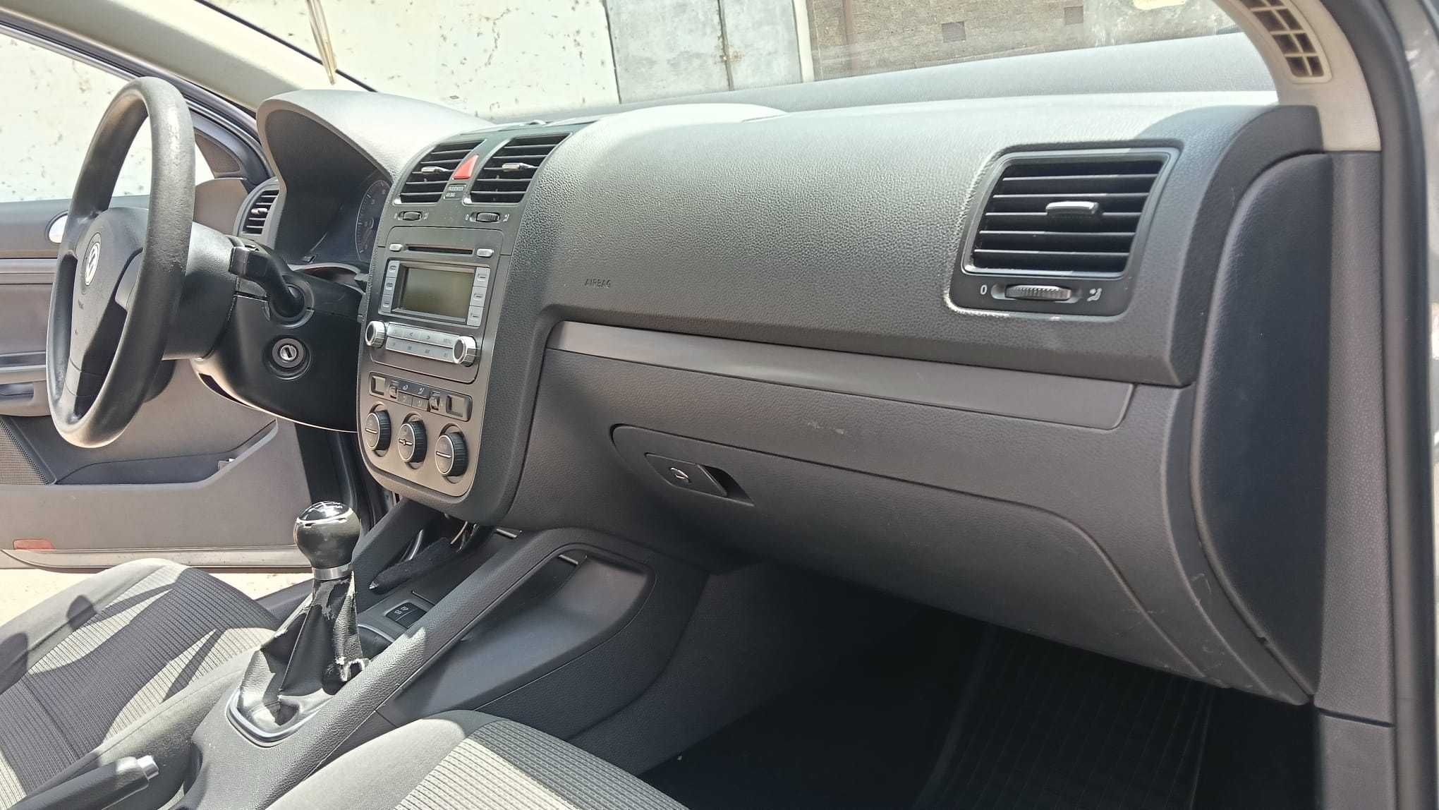 Volkswagen GOLF / 1.9 TDI / 105 CP