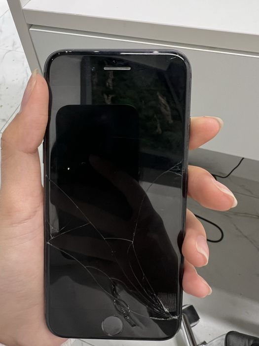 iPhone 8, 64 гб, черный