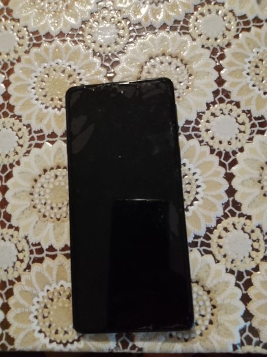 Продавам motorola edge 20