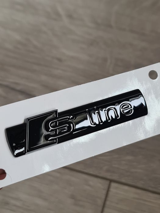 Embleme-Sline-Aripi-Negre-Full-Black-Audi-A3-A4-A5-A6-A7-Q3-Q5-Q7-Q8